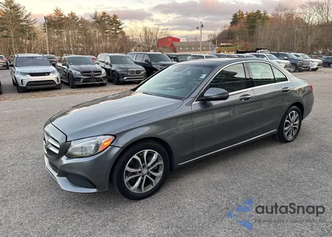 2017 Mercedes-Benz C 300 4Matic из США, поврежденный, VIN 55SWF4KB5HU197550